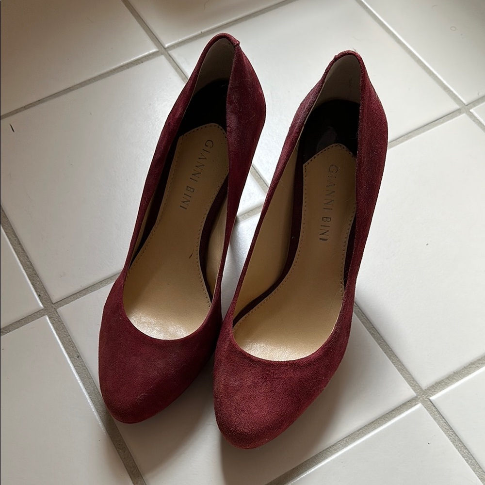 Gianni Bini Red Suede Heels Classic Pointed Toe